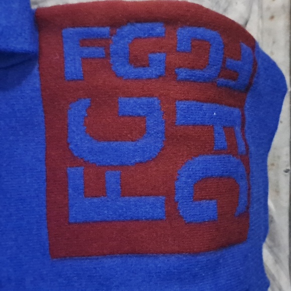 MENS/WOMENS SWEATERS - Picture 2 of 6